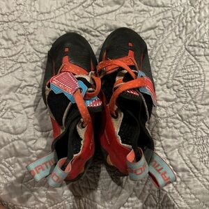 Woman’s La Sportiva Solution Comps